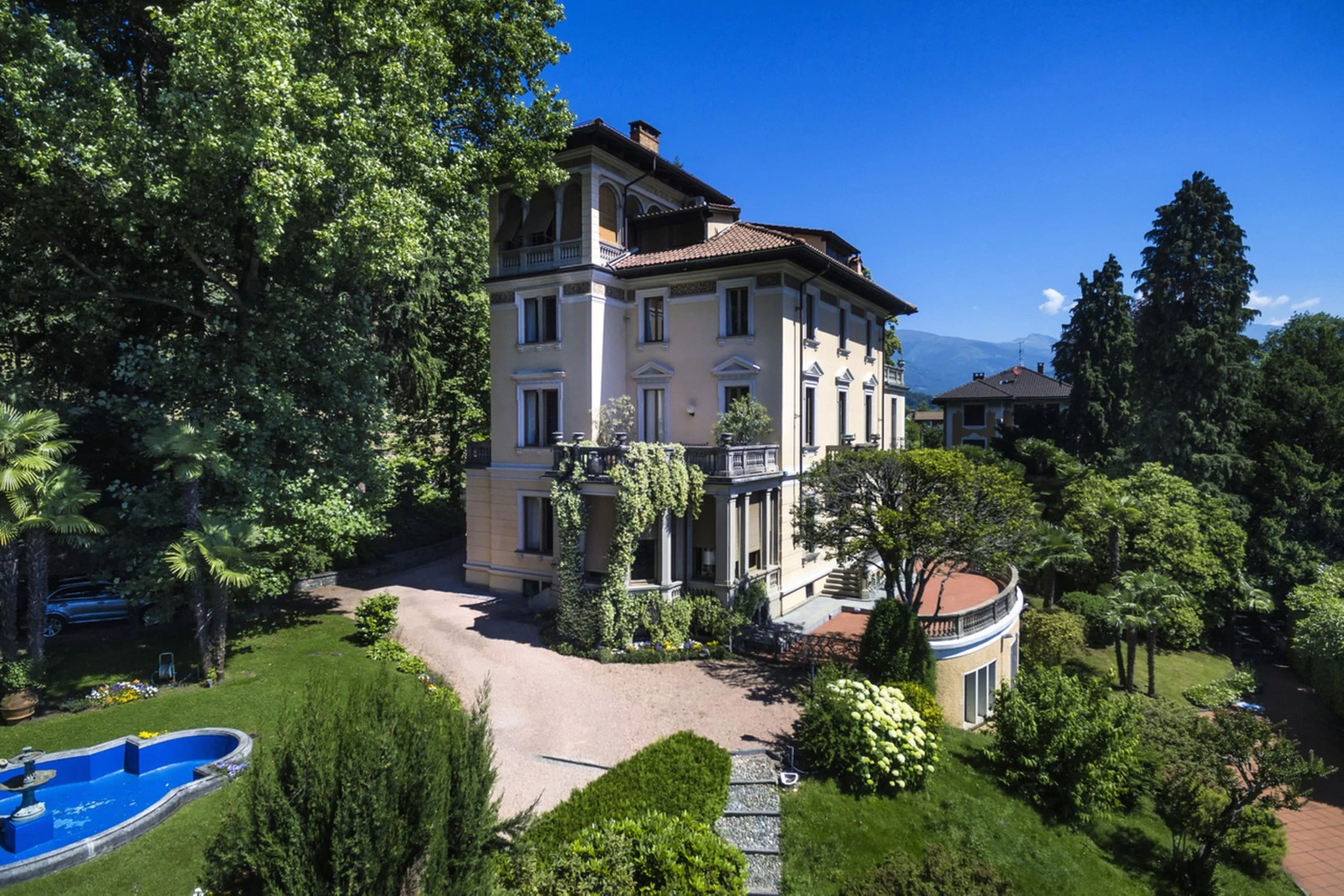 Dimora Storica vista di tre quarti